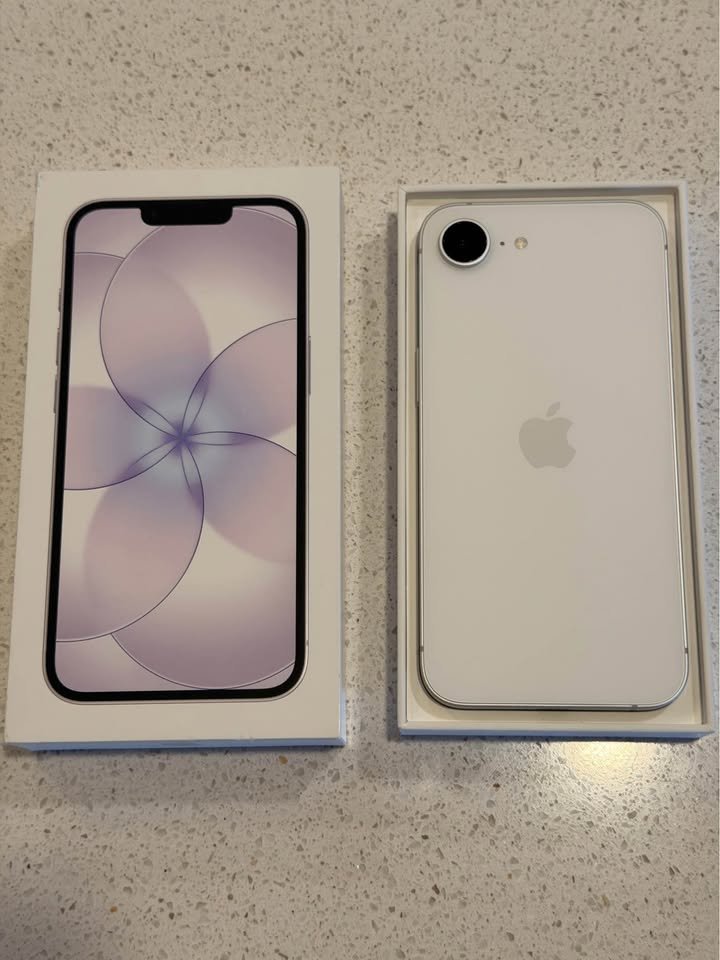 iPhone 17e 256GB, actual photo 1